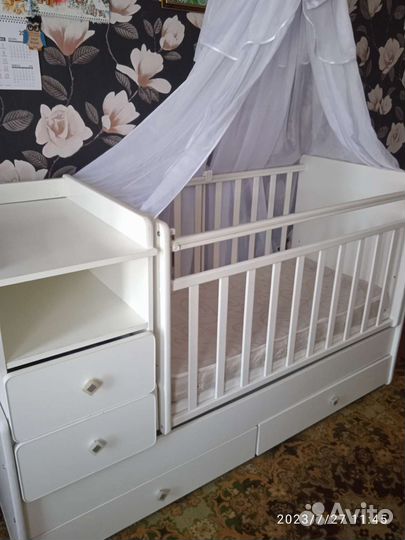 Кровать с балдахином