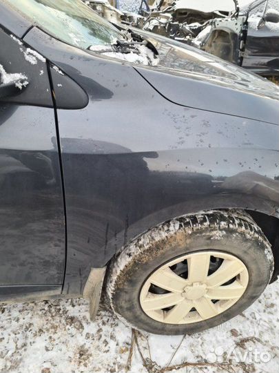 Крыло переднее правое Renault Fluence седан M4R