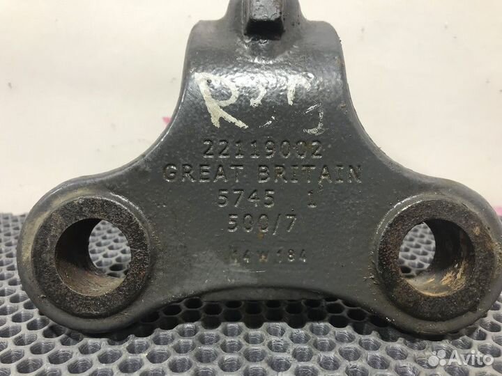 22119002 Кронштейн стабилизатора