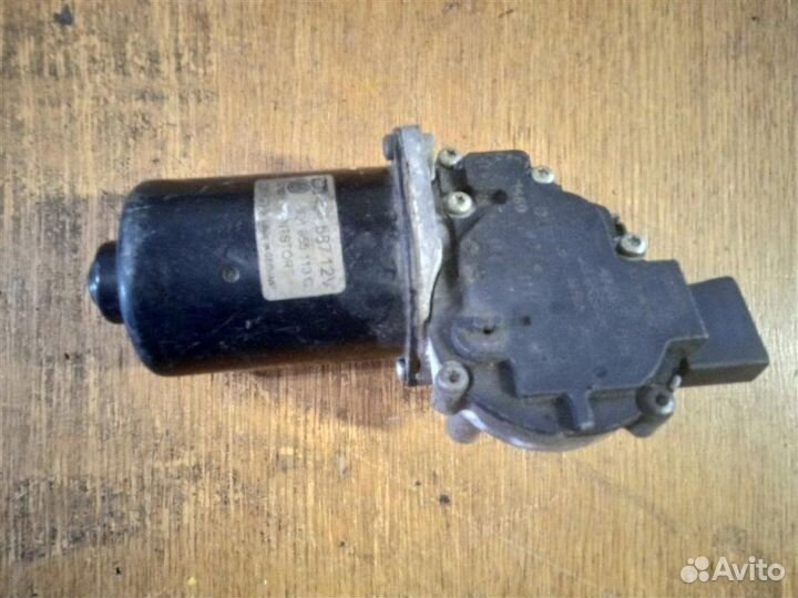 Моторчик стеклоочистителя передний Audi A6 (C5)