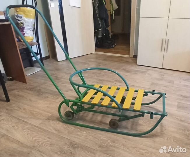 Детские санки на колесах