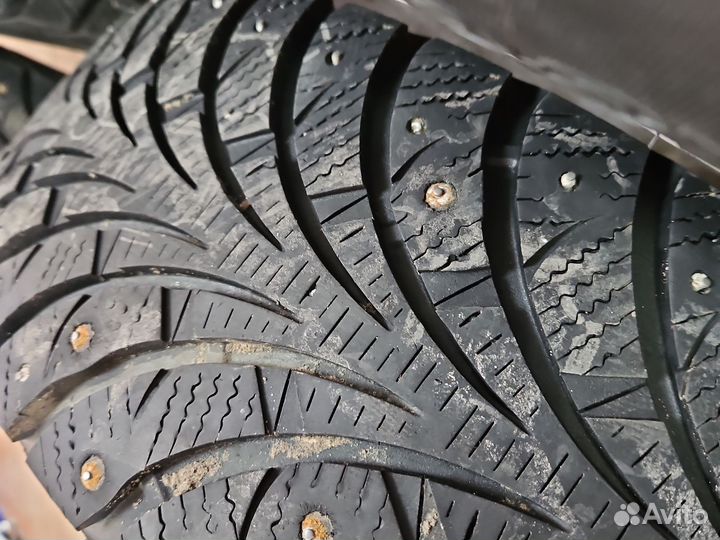 Sava Eskimo Stud 215/65 R16 98