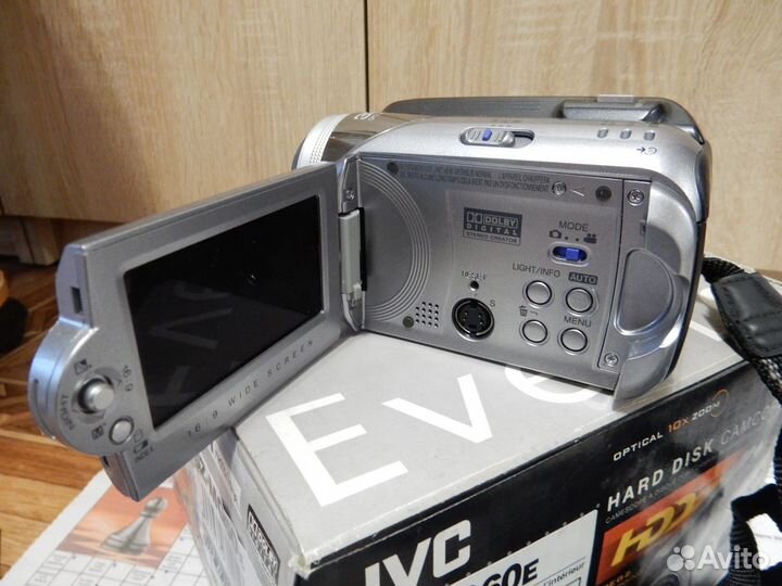 Видеокамера JVS «Everio» 20 GB, б/у