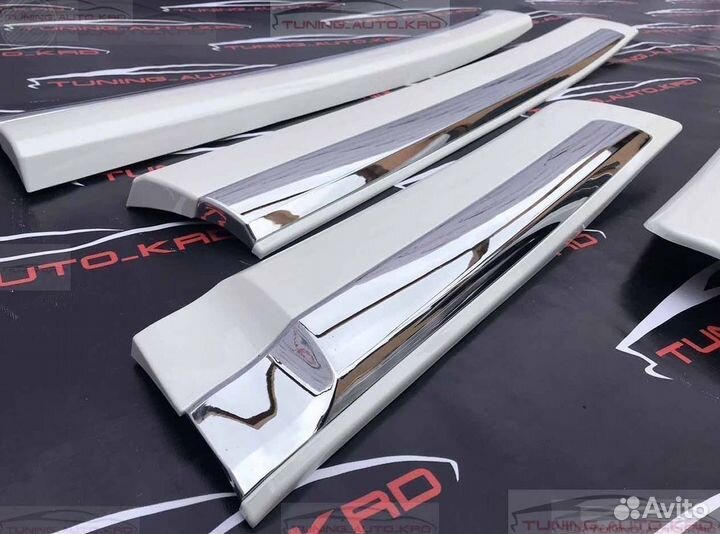 Молдинги дверей Toyota Land Cruiser 200