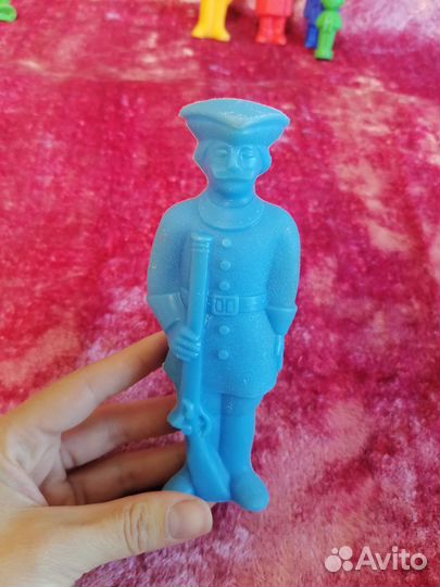 Игрушки СССР дутый пластик солдатики