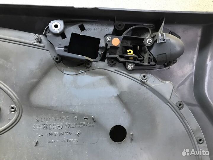 Обшивка двери передняя правая Mercedes Sprinter