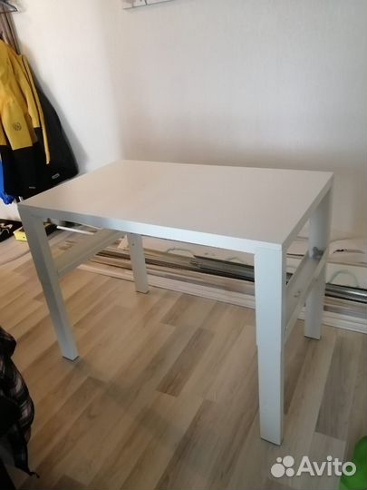 Письменный стол для школьника IKEA