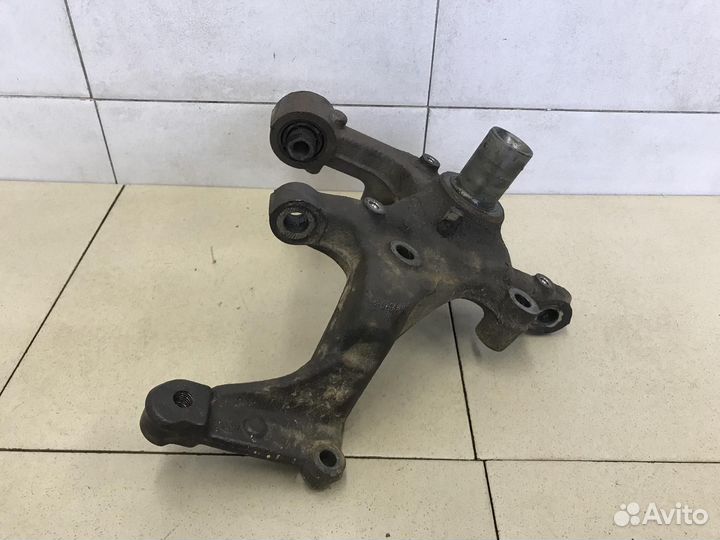 Кулак поворотный задний правый Octavia (A5 1Z) 200