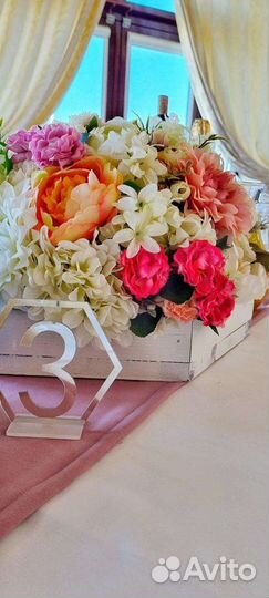 Аренда цветочной композиции, цветы на свадьбу