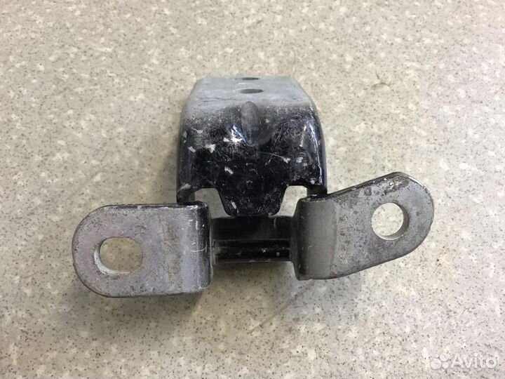 Петля двери передней правой верхняя Hyundai Solari