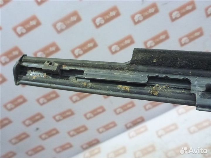 Уплотнитель стекла двери бархотка задний правый