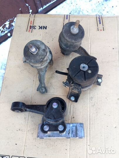 Подушка двс Toyota Highlander 2013