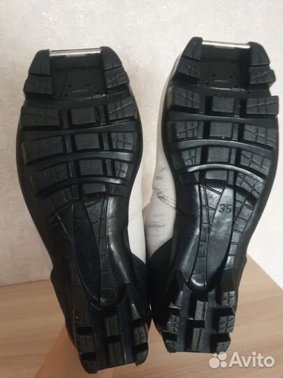 Лыжные ботинки детские 35 р