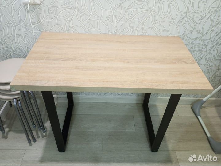 Кухонный стол