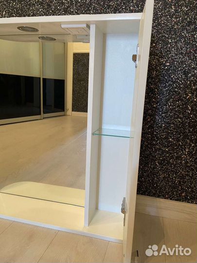 Зеркало в ванну с шкафом