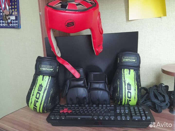 Снаряжение для боевых искусств (бокс.кикбоксинг )