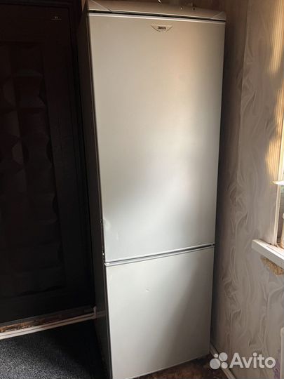 Холодильник zanussi