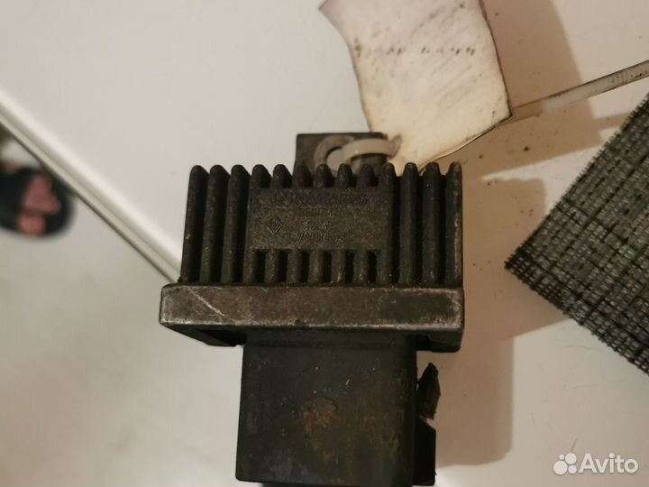 Реле свечей накала Renault