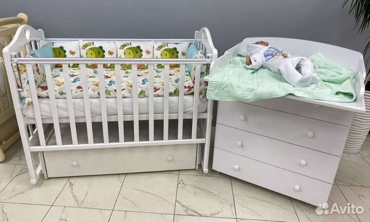 Кроватка для новорожденных с комодом