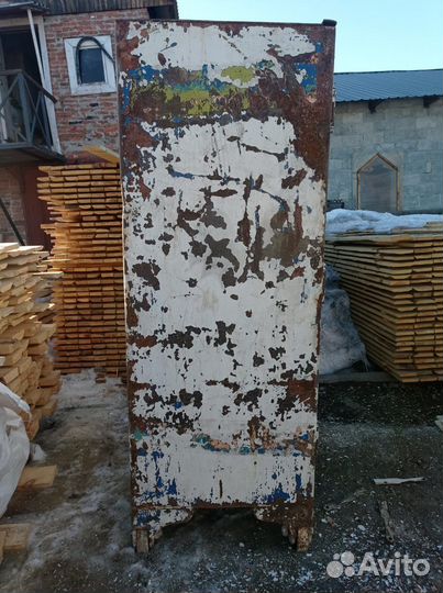 Сейф старинный