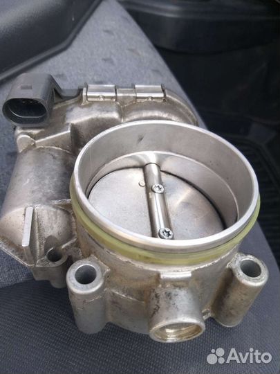 Продам дросельную заслонку Ауди а6 с6 3,2