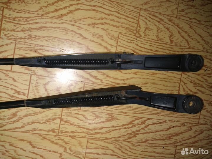 Поводки дворников калина со щетками