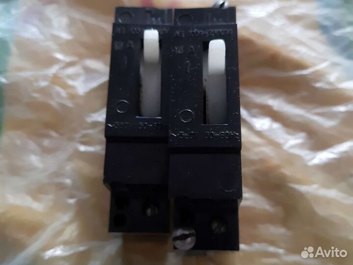 Замки.ломик.молоток. выключатели