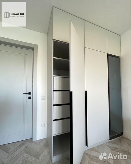 Шкаф распашной с фрезерованными фасадами