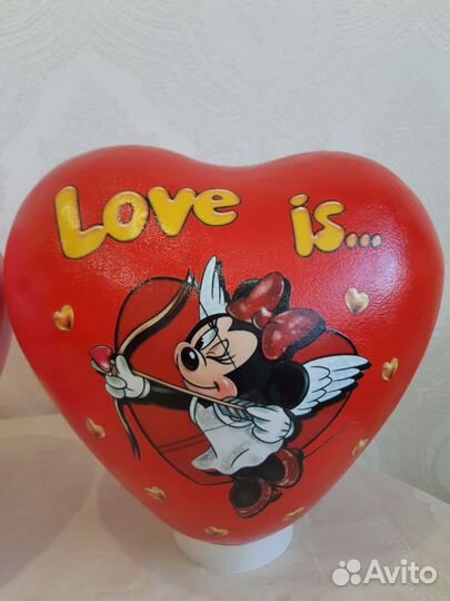 Подарочная упаковка в виде сердечка Love is