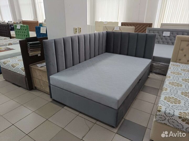 Угловая кровать с подъемным механизмом