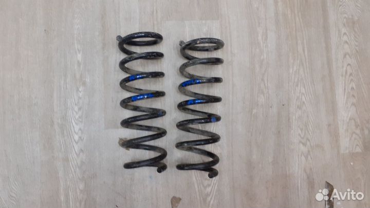 Пружина задняя Mitsubishi Outlander 2 XL 2009