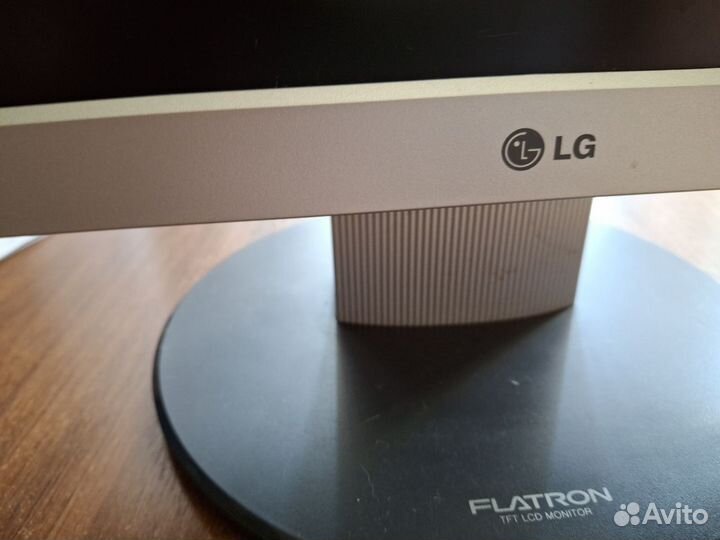 Монитор LG Flatron L1730S