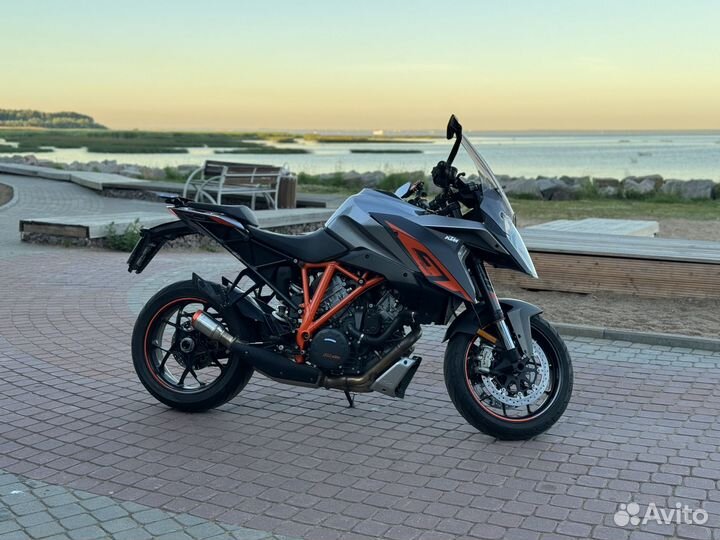 KTM 1290 Super Duke GT