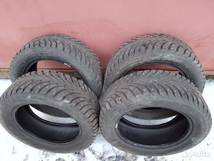 Sava Eskimo Stud 215/55 R16