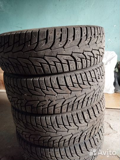 Hankook Winter I'Pike 215/65 R16 28L