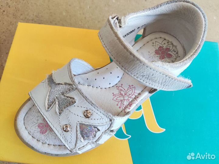 Сандалии для девочки