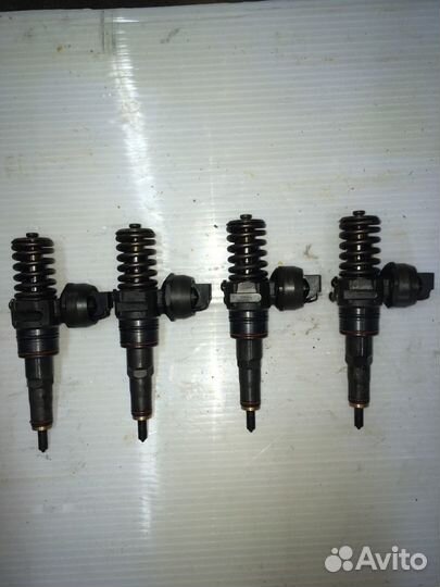 Насос Форсунка 038130073AJ