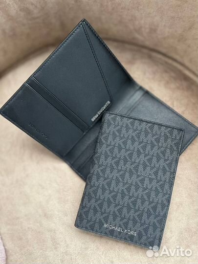 Обложка на паспорт Michael Kors кожа оригинал