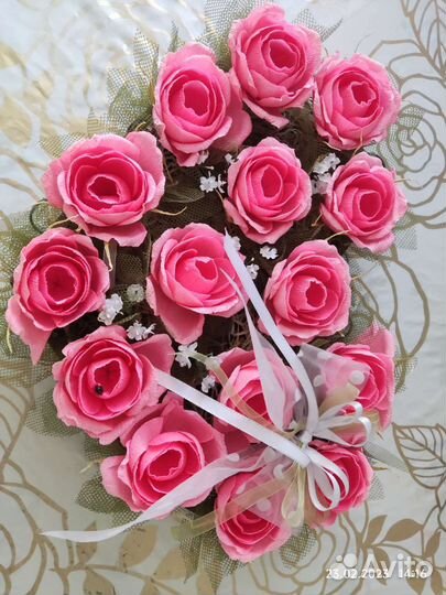 Сердце из бумажных роз