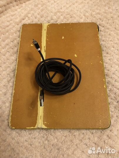 iPad Wi-Fi + Cellular (3-го поколения)