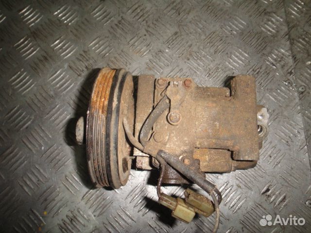 Компрессор кондиционера 323 BJ (98-03) 1,5 б/у