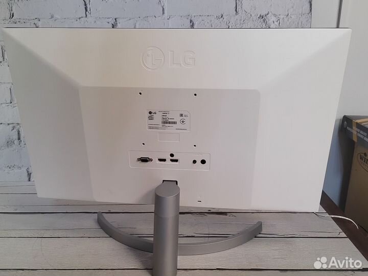 Монитор LG 27