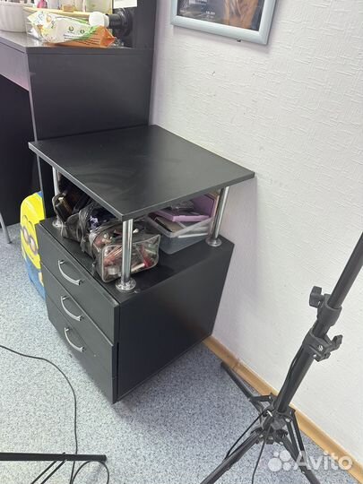 Тумба на колесах