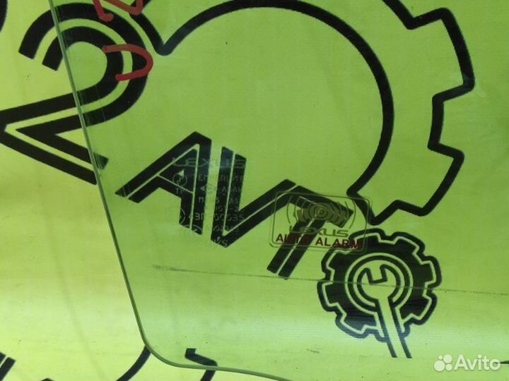 Стекло переднее правое Lexus Gs430 UZS190 3UZ-FE