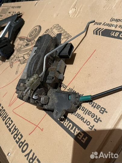 Замок передний правый astra H