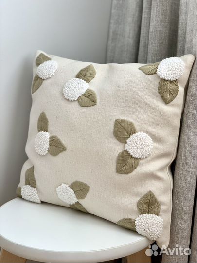 Чехол на подушку ковровая вышивка