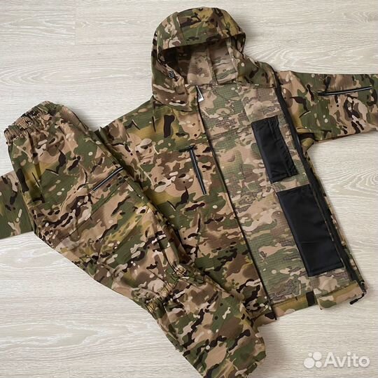 Костюмы летние 