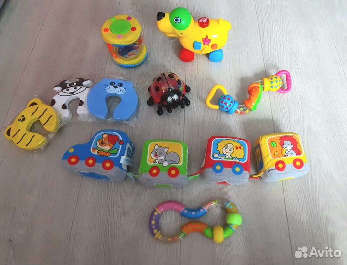 Пакет игрушек и погремушек