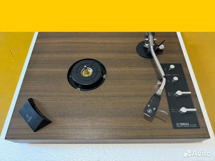 Проигрыватель винила Yamaha YP-511