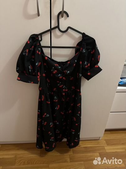 Платье 46 летнее с октрытытми плечами